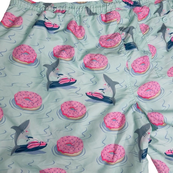 No Boundaries Men’s‎ Swim Trunks Shark & Donut Print Size 3XL - Picture 4 of 5